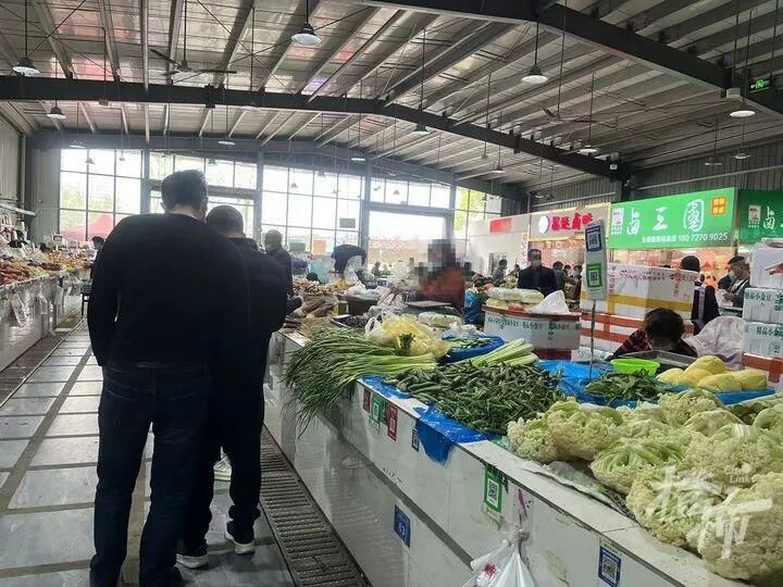 杭州農(nóng)副產(chǎn)品物流中心暫停營(yíng)業(yè)？杭州商務(wù)局權(quán)威回應(yīng) 供應(yīng)穩(wěn)定，無(wú)須擔(dān)憂(yōu)